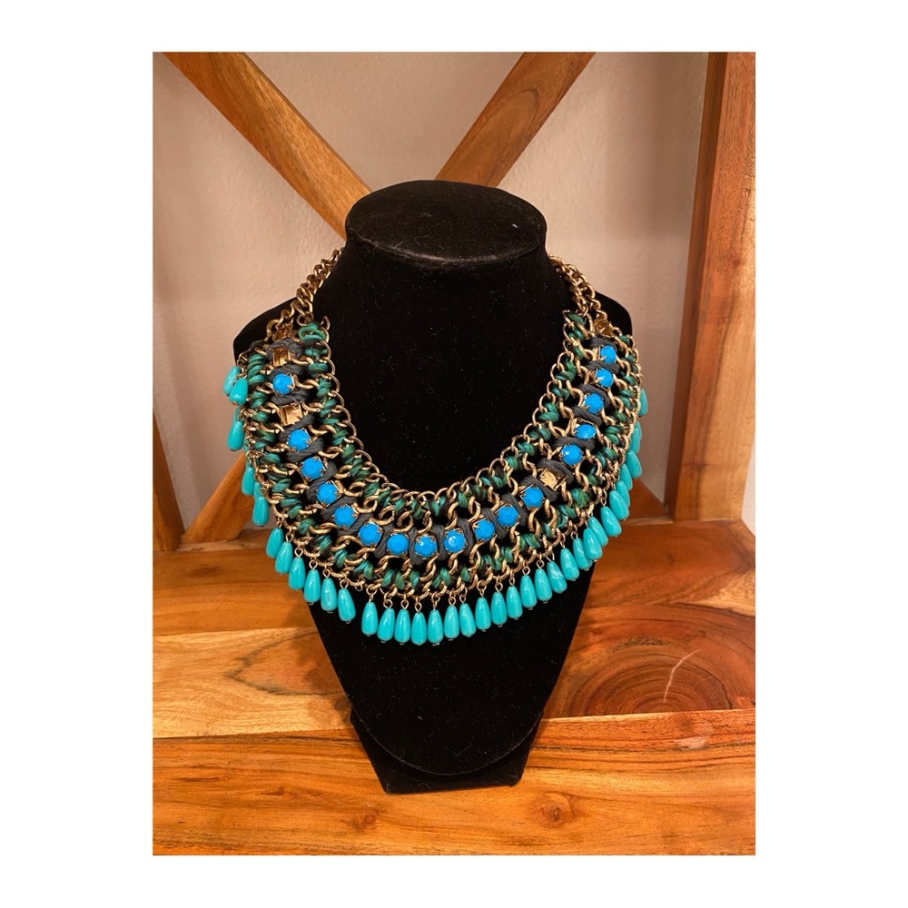 Statement necklace